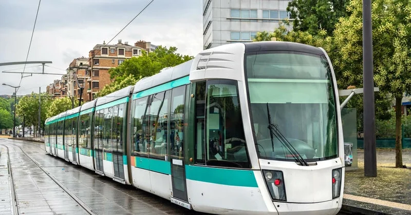 Bakıya tramvay qayıdır: 300 sərnişinlik relsli nəqliyyat istifadəyə veriləcək