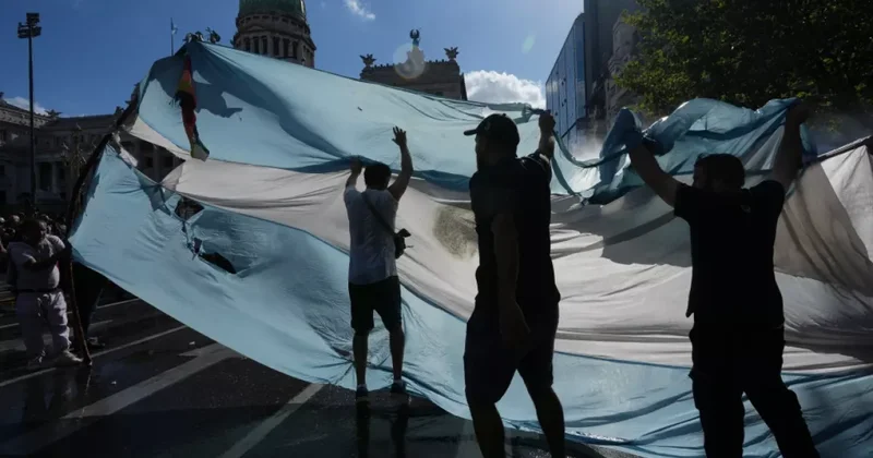Всеобщая забастовка в Аргентине: протесты против трудовой реформы Милея ФОТО/ВИДЕО