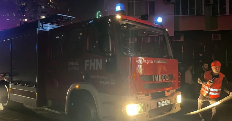 В Баку произошел пожар в многоэтажном здании Minval Politika