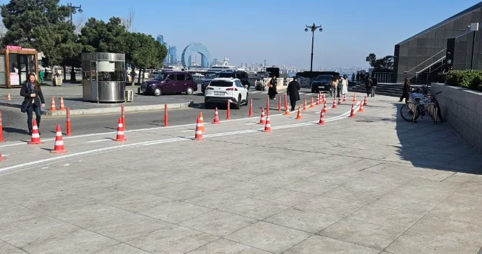 “Dəniz Mall”un ətrafına mobillik zolağı çəkilir FOTO