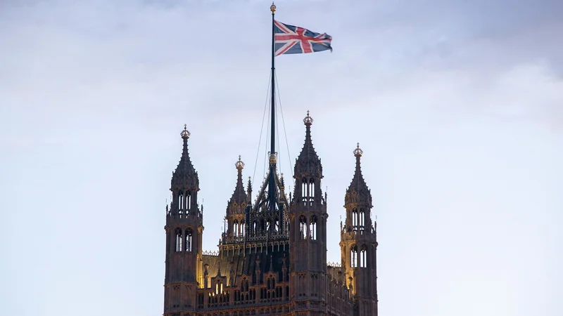 Britaniya ABŞ ın icazəsi olmadan nüvə silahından istifadə edə bilər