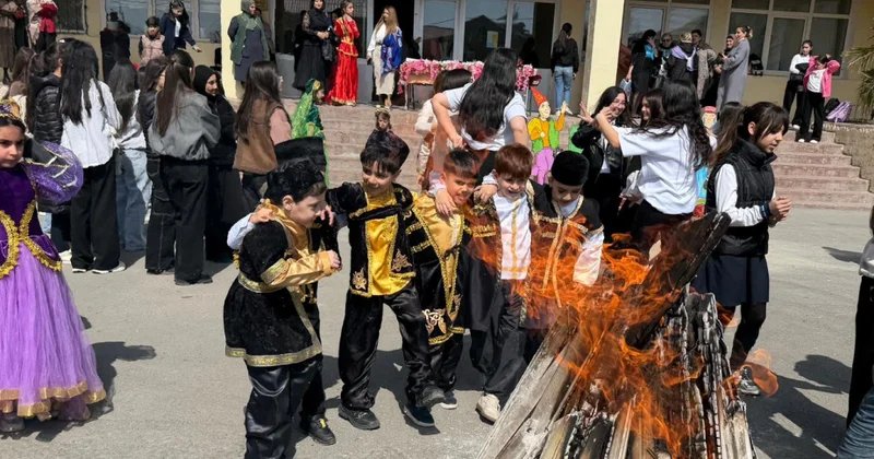 106 nömrəli məktəbdə təntənəli Novruz tədbiri