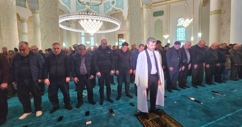Naxçıvan məscidlərində bayram namazı qılınıb VİDEO