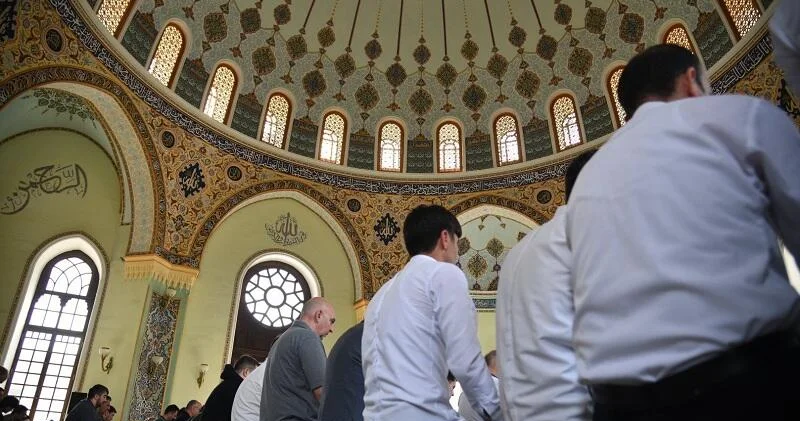 В мечетях Азербайджана совершен праздничный намаз по случаю праздника Рамазан