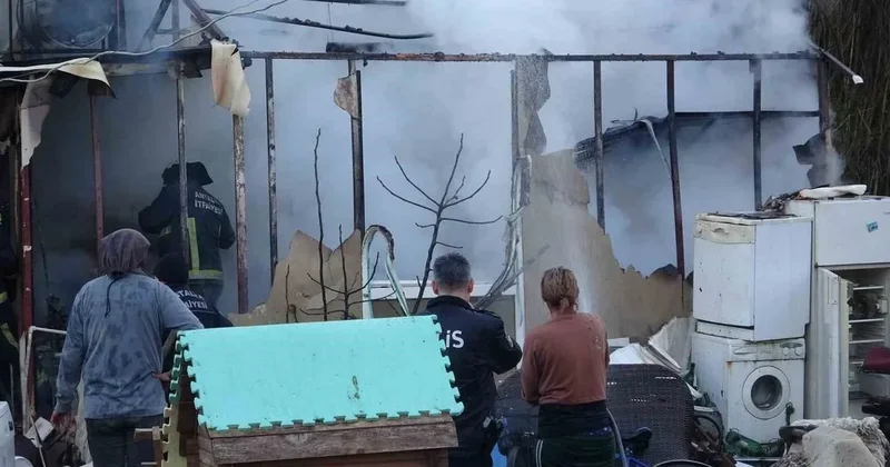 В Анталье при пожаре в контейнерных жилищах погибли 6 человек