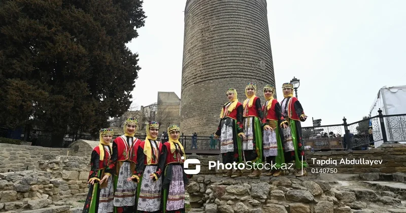 Bakı küçələrində Novruz əhvalı FOTOREPORTAJ
