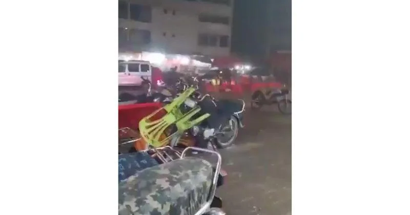Сильный шторм в Карачи, есть пострадавшие ВИДЕО