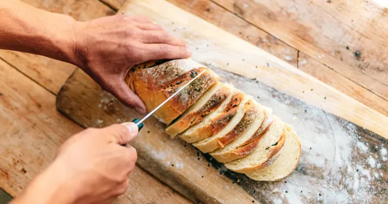 Hər gün ağ çörək yesəniz, bədəninizə nə baş verər?