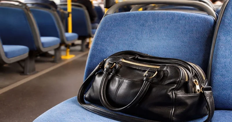 Avtobusda qalan çantadan sərvət çıxdı FOTO