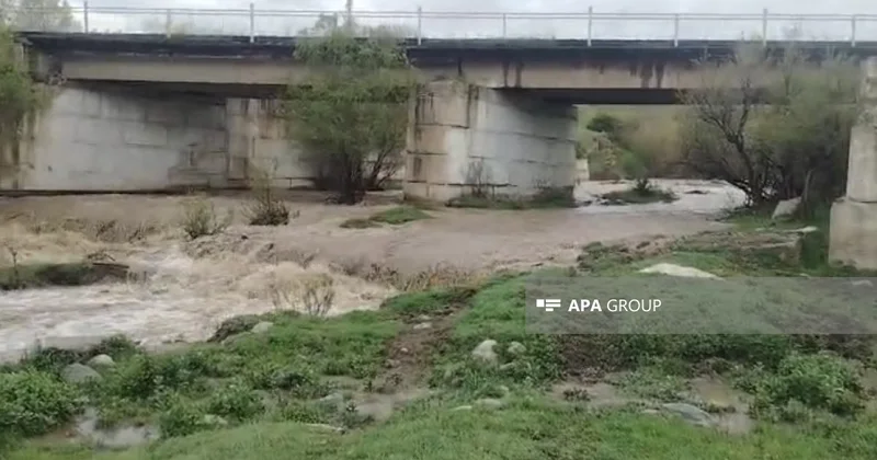 Naxçıvanda çaylardan sel keçib