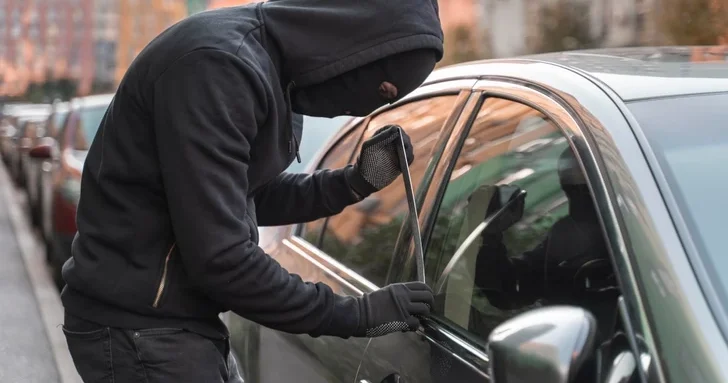 В Баку задержан угонщик Range Rover, устроивший ДТП в нетрезвом виде