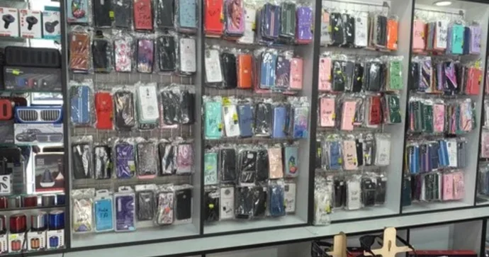 Nizamidə telefon alverçiləri vətəndaşları aldadaraq yoxa çıxıb ŞİKAYƏT FOTO