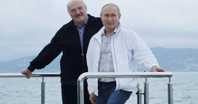 Putinlə qardaş kimiyik Lukaşenko