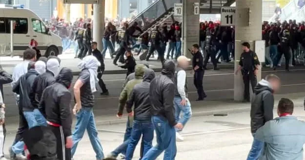 В Мюнхене произошла драка между футбольными фанатами: задержано более 500 человек