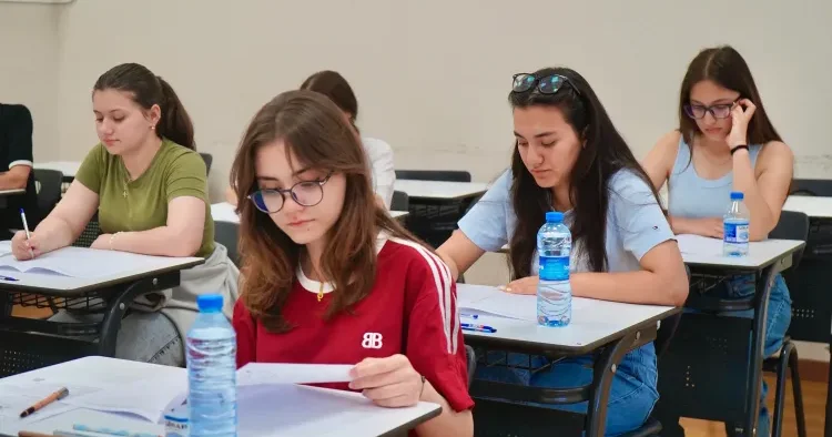 Bu, ixtisas seçimində çox ciddi gərginliyə səbəb olacaq Mütəxəssisdən ETİRAZ