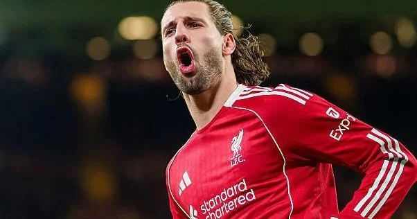 Liverpul un futbolçusu: Kluba sadiqəm, amma verəcəyim qərar məndən asılı deyil