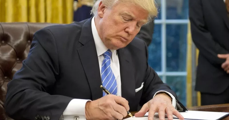 Трамп отправил письмо семье убитого в Иране подростка