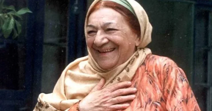 Nəsibə Zeynalova kimdir? Pişiyinə elçi gedən, nəvəsini övladlığa götürən AKTRİSA