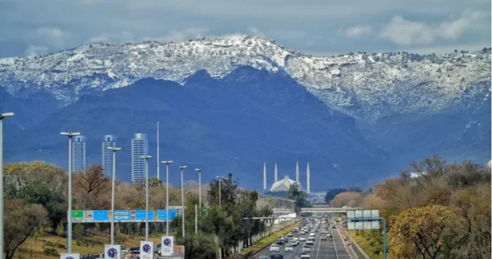 İslamabadda piyada yolları bağlandı