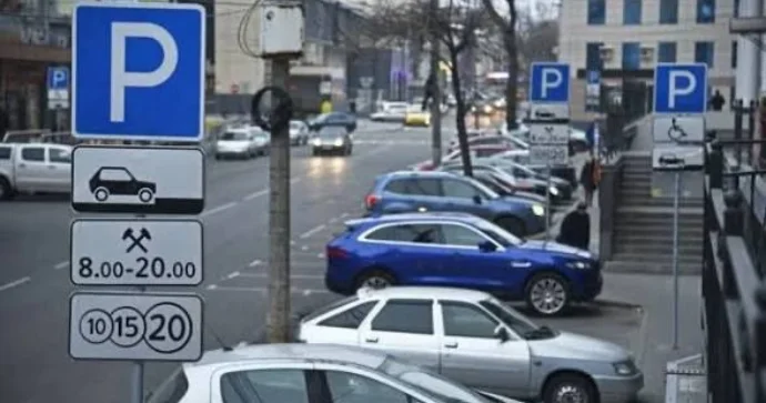 Bakıda parkinq böhranı: Necə həll olunmalıdır? AÇIQLAMA