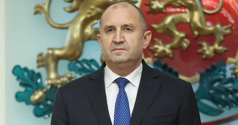 На выборах в Болгарии побеждает партия Радева Minval Politika