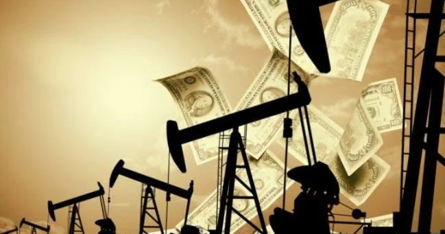 Brent и WTI подскочили на фоне напряженности в Ормузском проливе