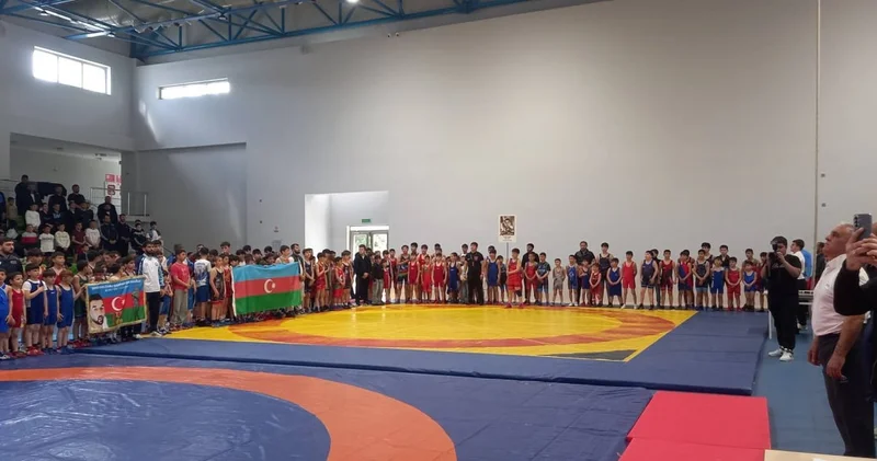Şəkidə şəhidin şərəfinə güləş turniri keçirilib FOTO