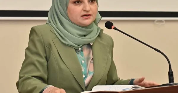 Numizmatika elmilə məşğul olan alim...