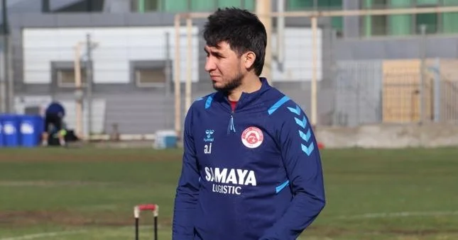 Bəzən stadion tapa bilməyib məşqi ləğv edirdik” “Araz Naxçıvan”ın məşqçisi