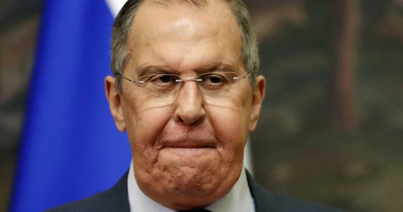 Перед визитом Лаврова в Ереване вывесили баннер с Путиным ФОТО ВИДЕО