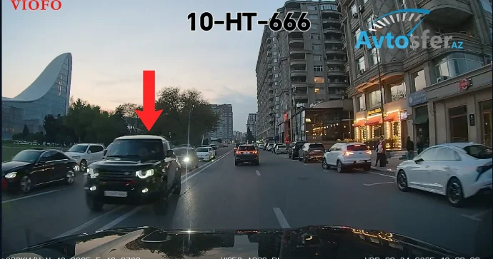 Zerkalni nömrəli Deffender in sürücüsü əks yola çıxıb təhlükə yaratdı VİDEO