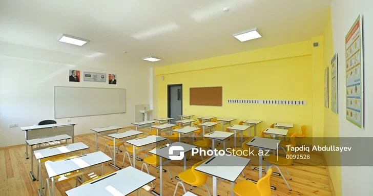 Директора двух бакинских школ получили строгий выговор с последним предупреждением