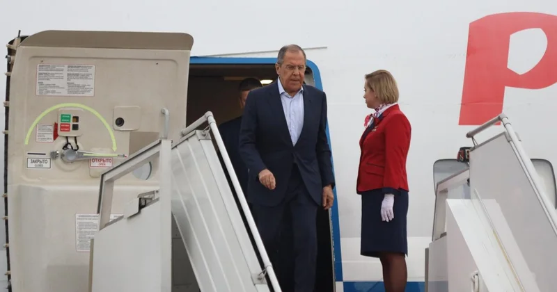 Глава МИД РФ прибыл в Ереван