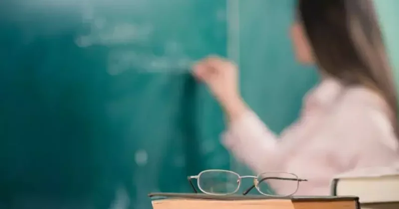 Gəncədə şagird müəllimə etiraz olaraq sinif jurnalını oğurladı
