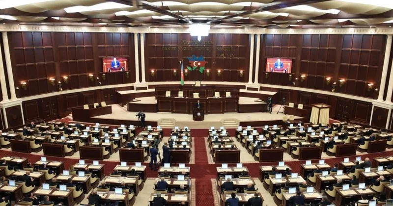 “Danışmayan” deputatlar danışdı