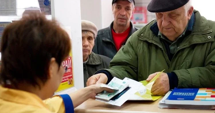 Pensiya yaşı 5 il azaldılacaq Bu şəxslərə aiddir