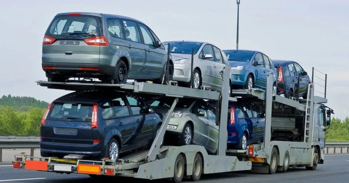 Avtomobil idxalı 600 milyon dolları keçdi Elektrik və hibrid maşınlara maraq artır
