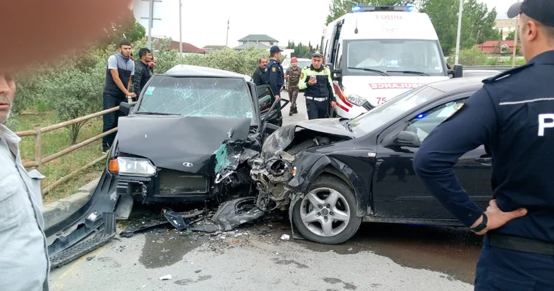 Şirvanda Opel və VAZ toqquşub, 3 nəfər xəsarət alıb