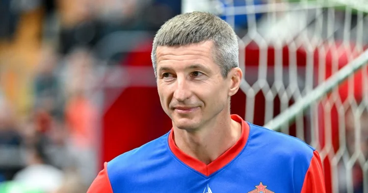 ÇSKA nın sabiq futbolçusu: Neftçi ilə oyuna yollanmaq əvəzinə atamın dəfninə uçdum