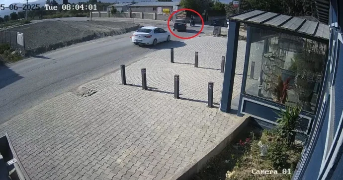 Sürücü qəzadan sonra motosiklet sürməyə tövbə etdi VİDEO