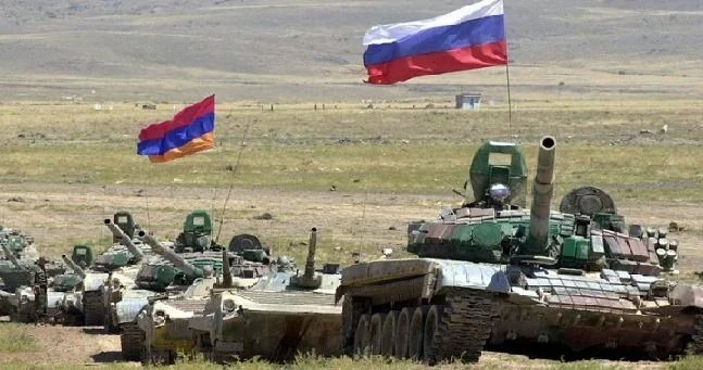 Parlamentari: Moskva İrəvana müxtəlif silah sistemləri və hərbi texnologiyalar da ötürür