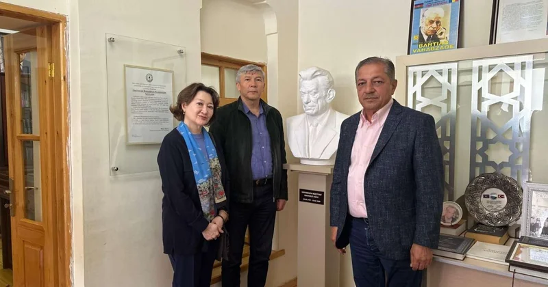 Bəxtiyar Vahabzadənin ev muzeyi ziyarət olundu
