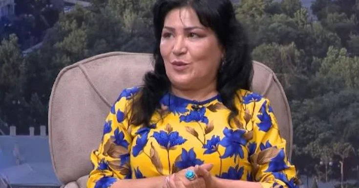 Qızımın qeybətini gəlinimə edirəm