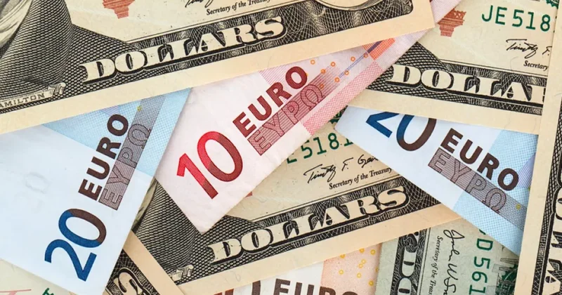 Euractiv: ослабление доллара США бьет по европейскому экспорту