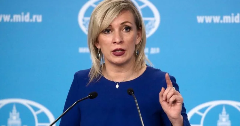Zaxarova Ermənistanda Rusiya əleyhinə plakata görə ABŞ səfirliyini ittiham edib