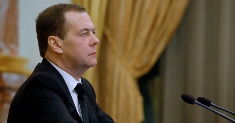 Medvedev: Ukrayna bu gün suveren dövlət deyil