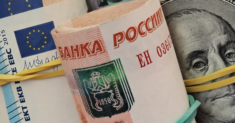 Рублю не помогут ни нефть, ни налоги: курс пойдет вниз уже этим летом