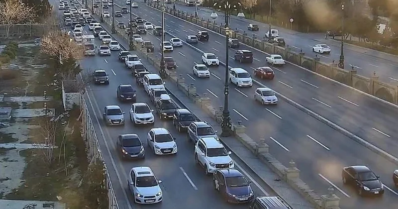 Bakıda 12 istiqamətdə sıxlıq müşahidə olunur SİYAHI