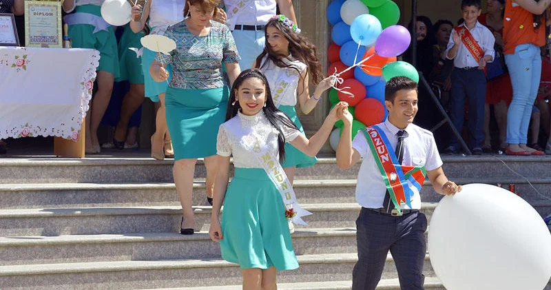Orta məktəblərdə Son zəng bu tarixdə ÇALINACAQ