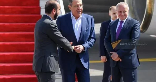 Lavrovun Ermənistana səfərinin məqsədi budur Korotçenko